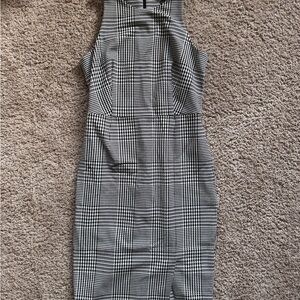 Banana Republic Women’s size 2 Black and White Houndstooth Dress Workwear